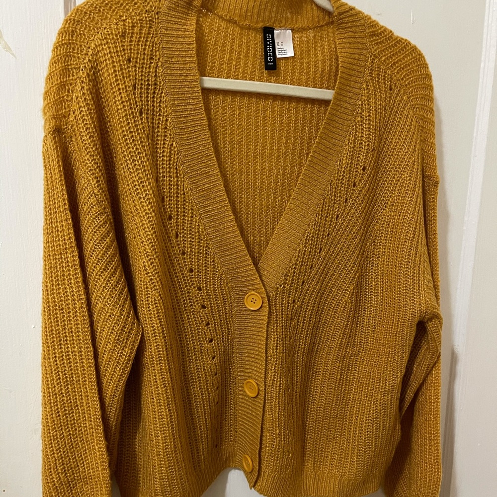 HNM V-neck Cardigan